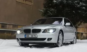 BMW 745d: Kosmická loď z minulosti