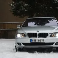 BMW 745d: Kosmická loď z minulosti