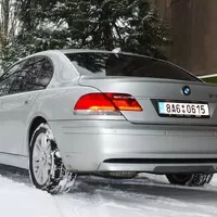 BMW 745d: Kosmická loď z minulosti