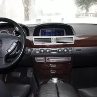 BMW 745d: Kosmická loď z minulosti