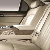 Genesis G90 vás vítá, aneb Posaďte se, prosím