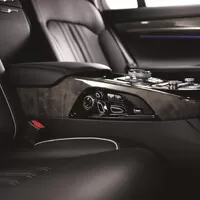 Genesis G90 vás vítá, aneb Posaďte se, prosím