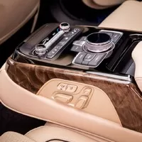 Genesis G90 vás vítá, aneb Posaďte se, prosím