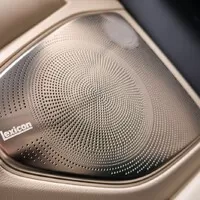Genesis G90 vás vítá, aneb Posaďte se, prosím