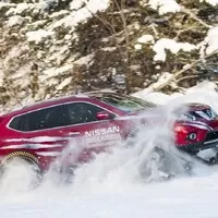 Autíčkářův týden: Satelitní Toyota a 900 koní na sněhu