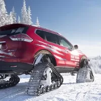 Autíčkářův týden: Satelitní Toyota a 900 koní na sněhu