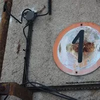 První letošní Kafe&Káry: Plápolající sudy a klouzající účastníci