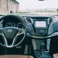 Hyundai i40: Služebák velkoústý