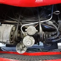 Na prodej je malá Isetta s velkým srdcem. Teda vlastně motorem