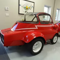 Na prodej je malá Isetta s velkým srdcem. Teda vlastně motorem