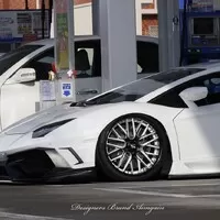 Přijde vám křídlo na Aventadoru malé? Dopřejte si větší!