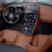 Jaguar F-Type SVR: Kdyby bylo 550 koní málo