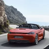 Faceliftované Porsche 718 Boxster je tady