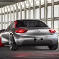 Ženevský koncept od Opelu je lehoučké kupé GT