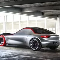 Ženevský koncept od Opelu je lehoučké kupé GT