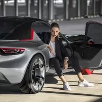 Ženevský koncept od Opelu je lehoučké kupé GT