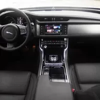 Jaguar XF 2.0: Kočka bez drápů