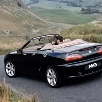 Autíčkář se ptá: Jaký roadster koupit?