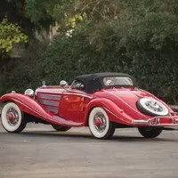 Úchvatný předválečný Mercedes je nejdražším autem arizonských aukcí