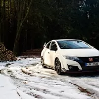 Honda Civic Type R: Jako břit