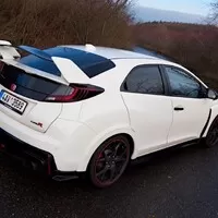 Honda Civic Type R: Jako břit