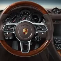 Autíčkář se ptá: chcete dřevo do Porsche 911?