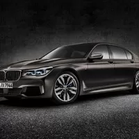 BMW řady 7 konečně s „M“ na zádi