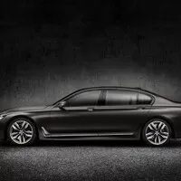 BMW řady 7 konečně s „M“ na zádi