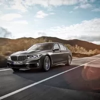 BMW řady 7 konečně s „M“ na zádi