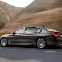 BMW řady 7 konečně s „M“ na zádi