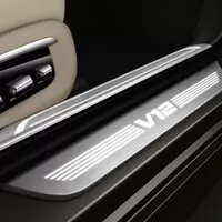 BMW řady 7 konečně s „M“ na zádi