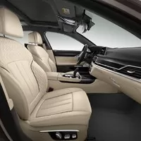BMW řady 7 konečně s „M“ na zádi