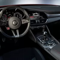 Alfa Romeo Giulia přesunuta zase zpátky na březen