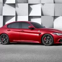 Alfa Romeo Giulia přesunuta zase zpátky na březen