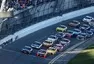 Sezóna NASCAR začala nejtěsnějším finishem v historii