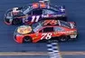 Sezóna NASCAR začala nejtěsnějším finishem v historii