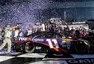 Sezóna NASCAR začala nejtěsnějším finishem v historii