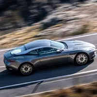 Nové fotky Astonu Martin DB11: Že by konečně?