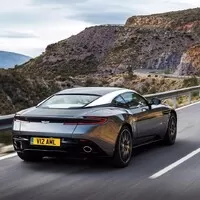 Nové fotky Astonu Martin DB11: Že by konečně?