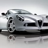 Autíčkář se ptá: Je hezčí originální Alfa Romeo 8C, nebo Disco Volante?