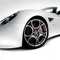 Autíčkář se ptá: Je hezčí originální Alfa Romeo 8C, nebo Disco Volante?