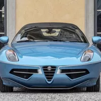 Autíčkář se ptá: Je hezčí originální Alfa Romeo 8C, nebo Disco Volante?