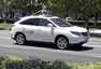 Roboauta od Google se učí jezdit víc jako lidi, jedno už nabouralo