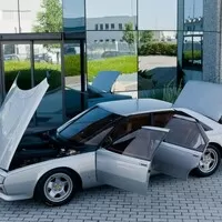 Konečně si můžete koupit čtyřdveřové Ferrari!