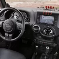 7 šílených Jeepů vyráží do pouště