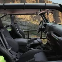 7 šílených Jeepů vyráží do pouště