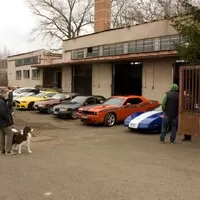 Kafe&Káry v Gas Townu – Lotus, truck a závody nevidomých