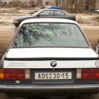 Kafe&Káry v Gas Townu – Lotus, truck a závody nevidomých