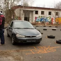 Kafe&Káry v Gas Townu – Lotus, truck a závody nevidomých
