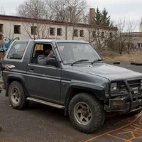 Kafe&Káry v Gas Townu – Lotus, truck a závody nevidomých